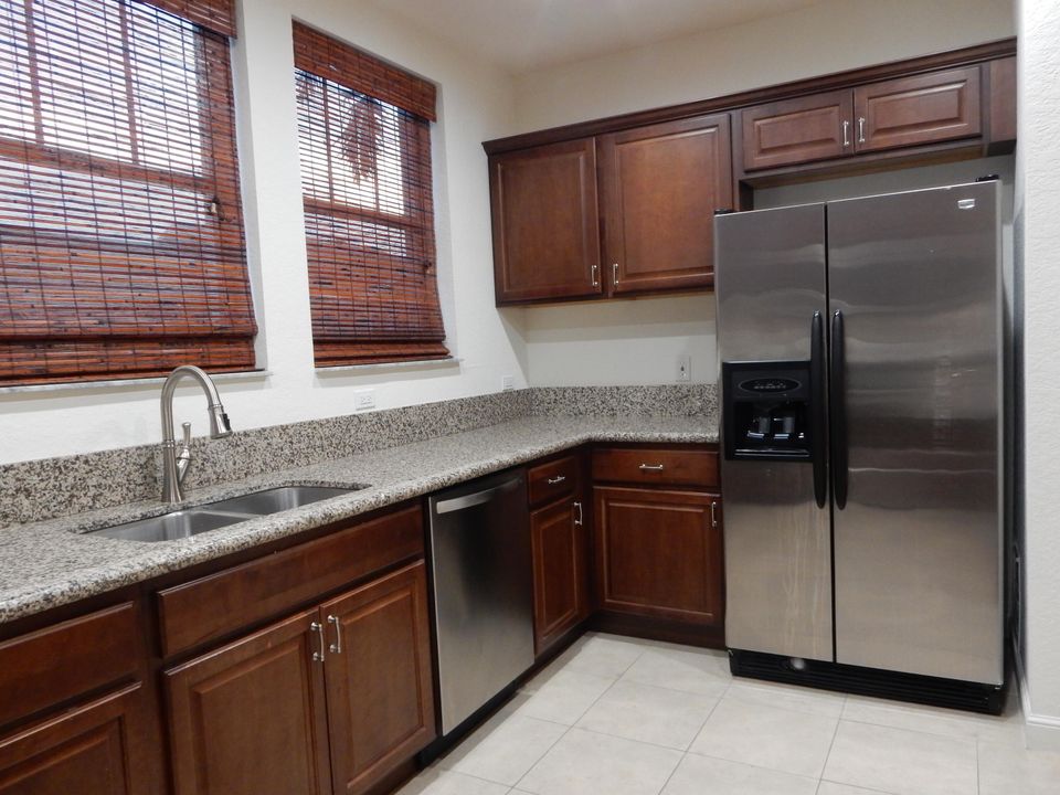 For Rent: $2,575 (2 beds, 2 baths, 1448 Square Feet)