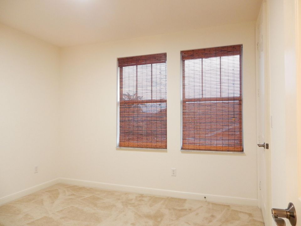 For Rent: $2,575 (2 beds, 2 baths, 1448 Square Feet)