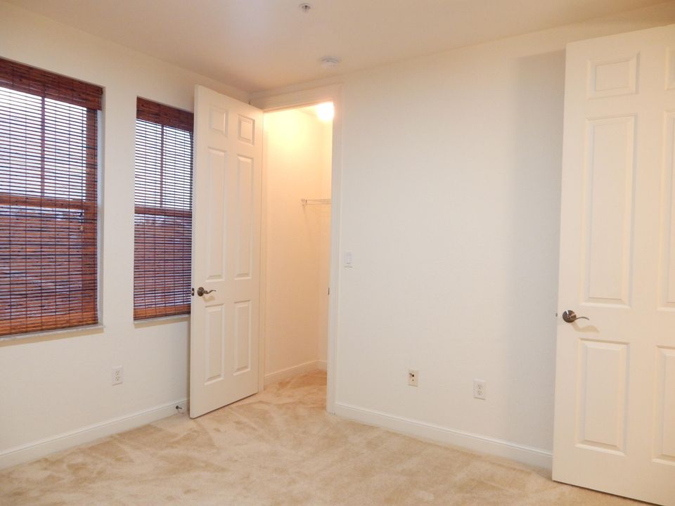 For Rent: $2,575 (2 beds, 2 baths, 1448 Square Feet)