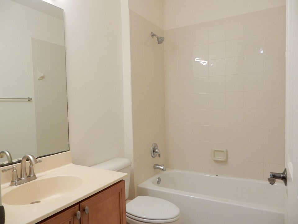 For Rent: $2,575 (2 beds, 2 baths, 1448 Square Feet)