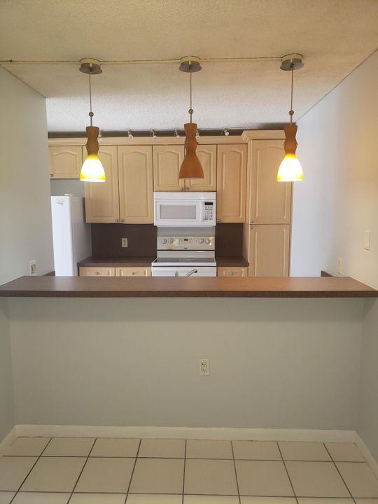 For Rent: $2,100 (2 beds, 2 baths, 1236 Square Feet)