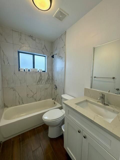 For Sale: $345,000 (3 beds, 1 baths, 864 Square Feet)