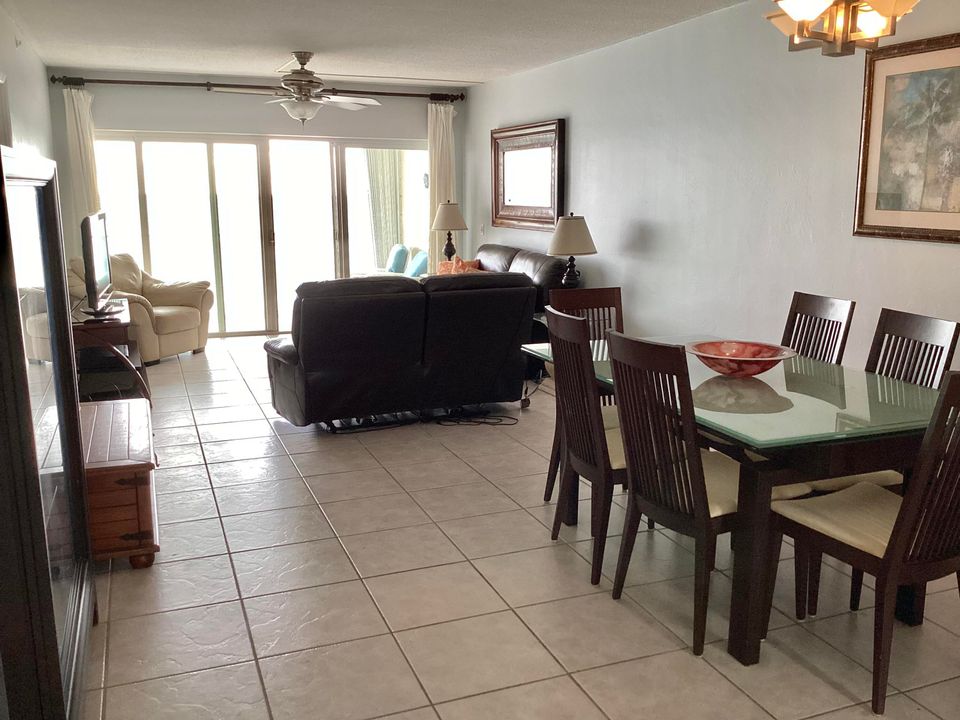 For Rent: $3,500 (2 beds, 2 baths, 988 Square Feet)