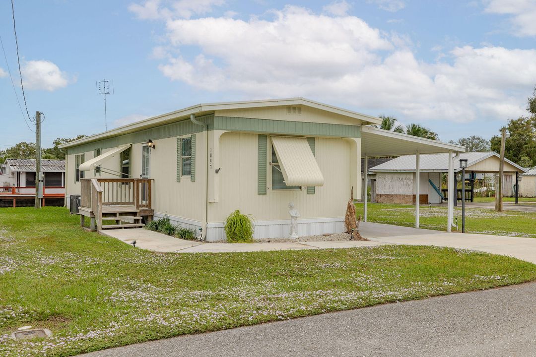 For Sale: $165,000 (3 beds, 2 baths, 1042 Square Feet)