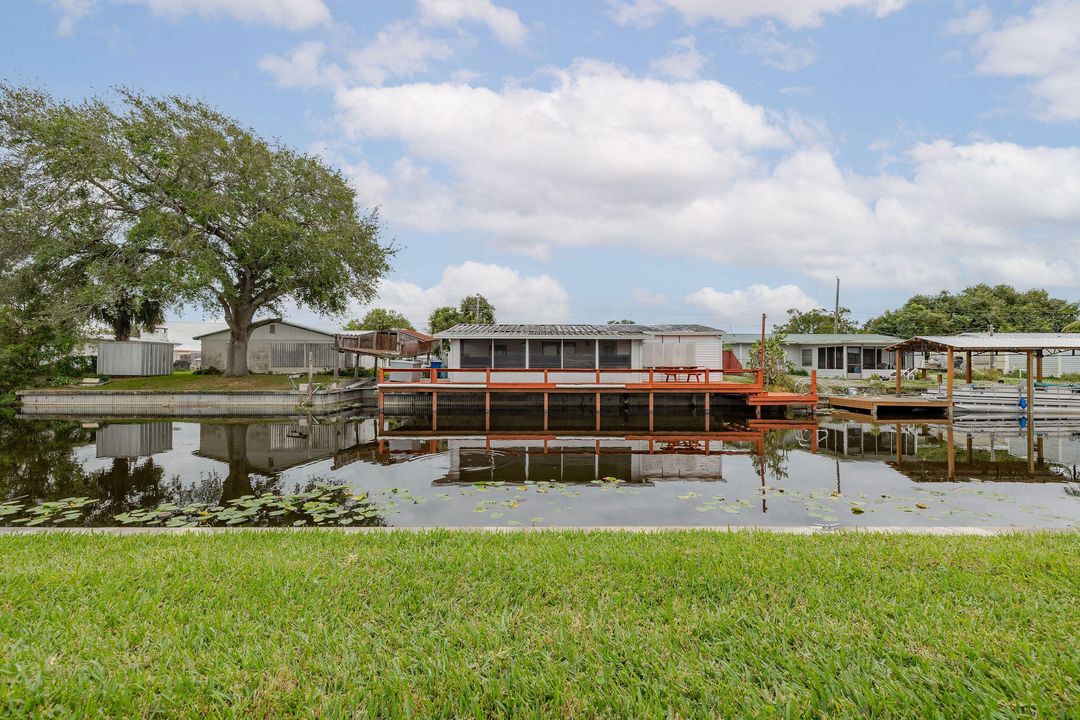 For Sale: $165,000 (3 beds, 2 baths, 1042 Square Feet)