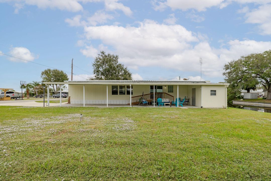 For Sale: $165,000 (3 beds, 2 baths, 1042 Square Feet)