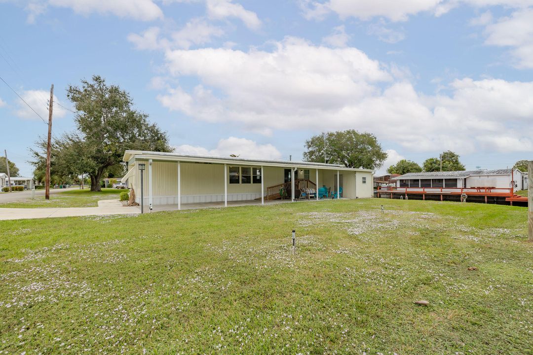 For Sale: $165,000 (3 beds, 2 baths, 1042 Square Feet)