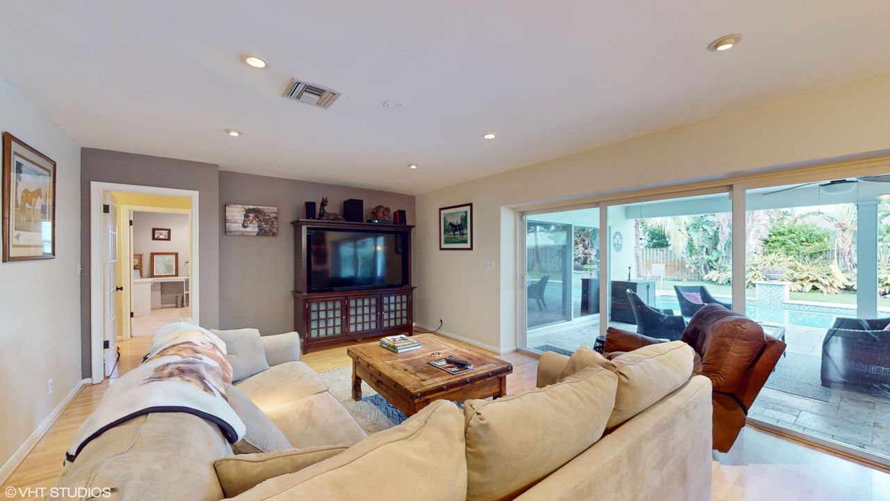 For Sale: $945,000 (4 beds, 3 baths, 2702 Square Feet)