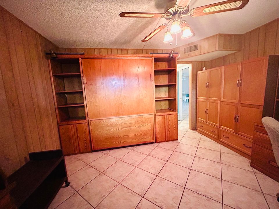 For Sale: $209,000 (2 beds, 2 baths, 1096 Square Feet)