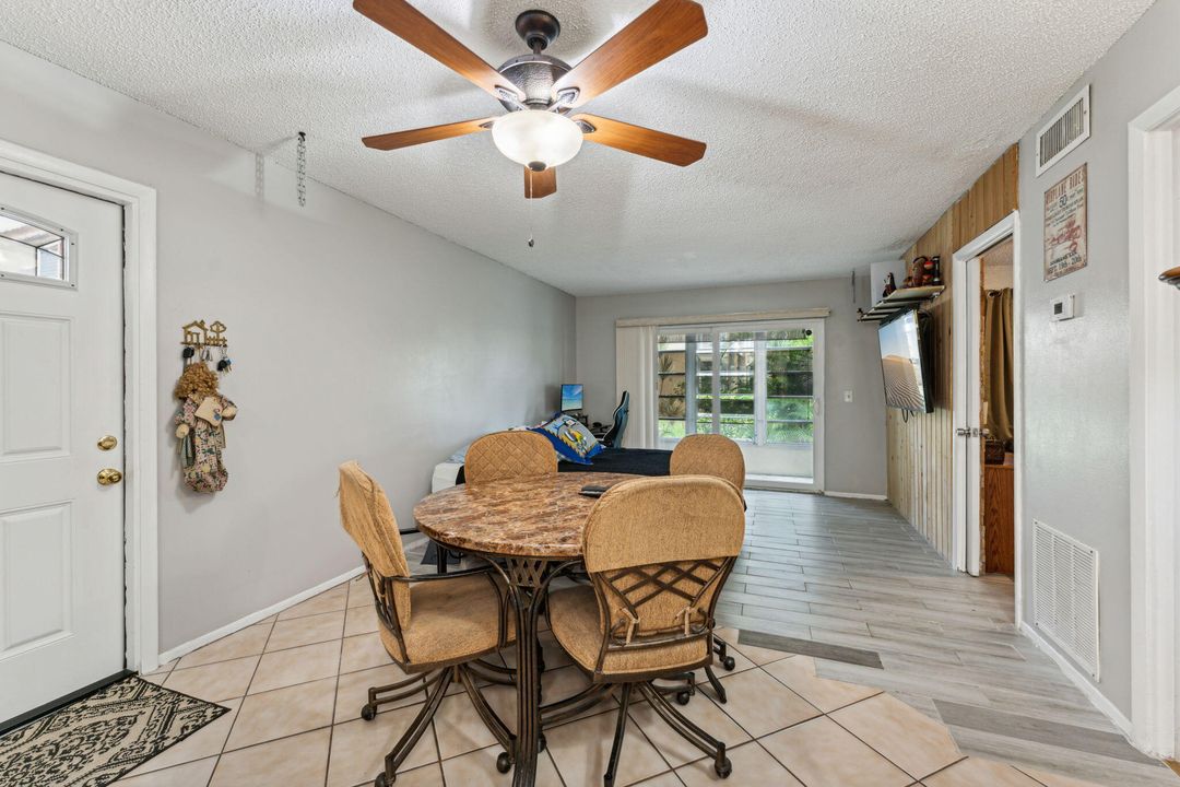 For Sale: $156,000 (2 beds, 2 baths, 812 Square Feet)