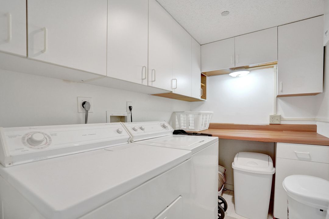 For Sale: $215,000 (2 beds, 2 baths, 1352 Square Feet)