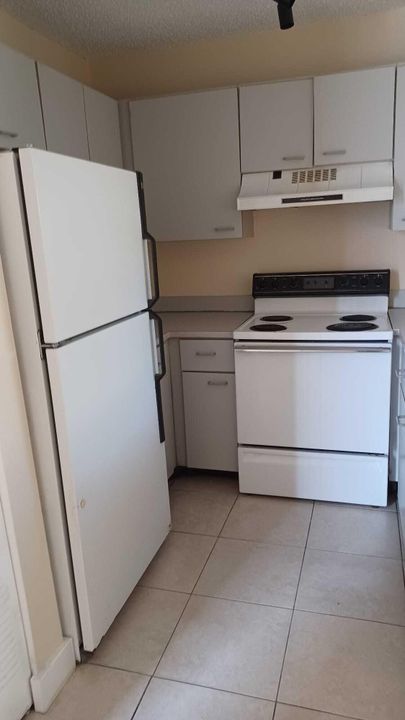 For Rent: $3,250 (3 beds, 2 baths, 1344 Square Feet)