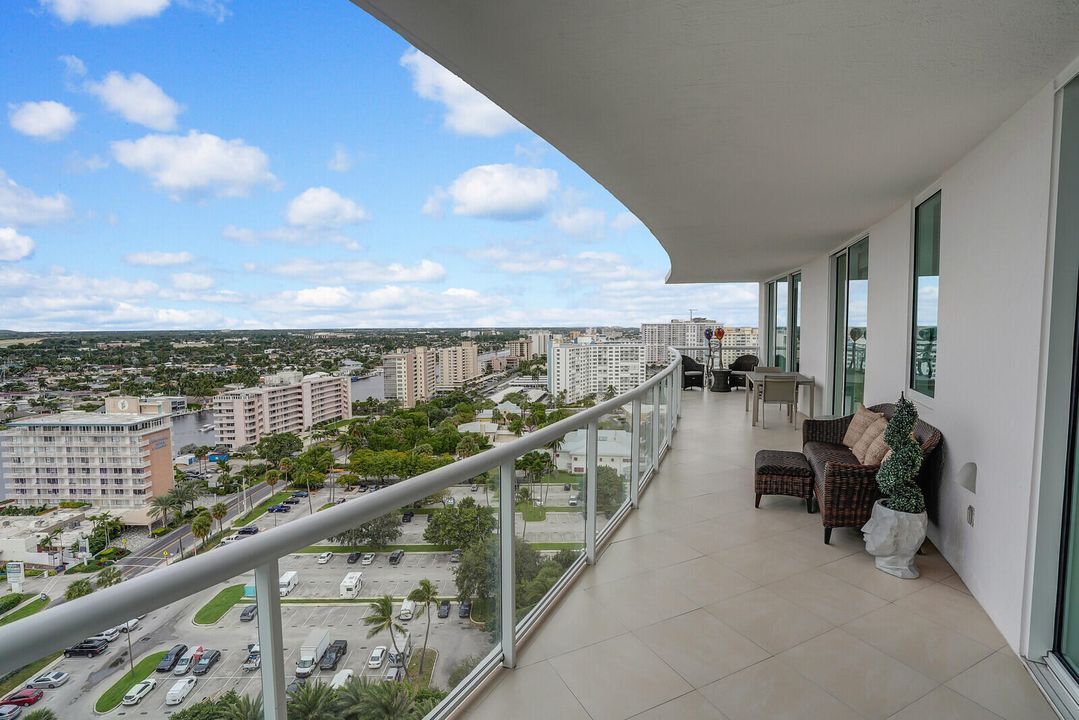 For Sale: $2,999,500 (3 beds, 3 baths, 2726 Square Feet)