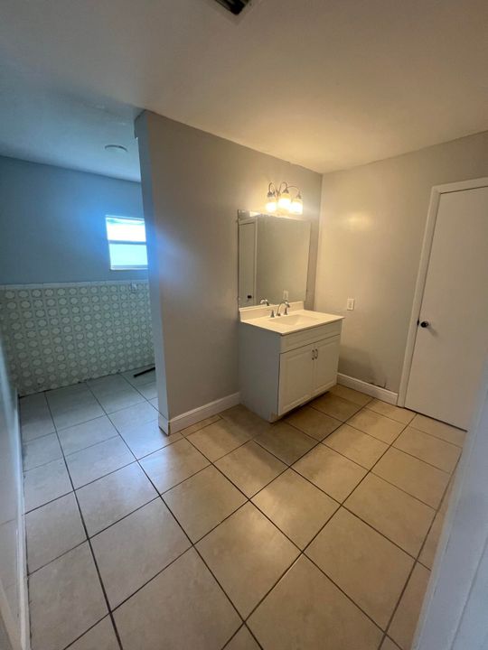 For Rent: $1,500 (3 beds, 1 baths, 1050 Square Feet)