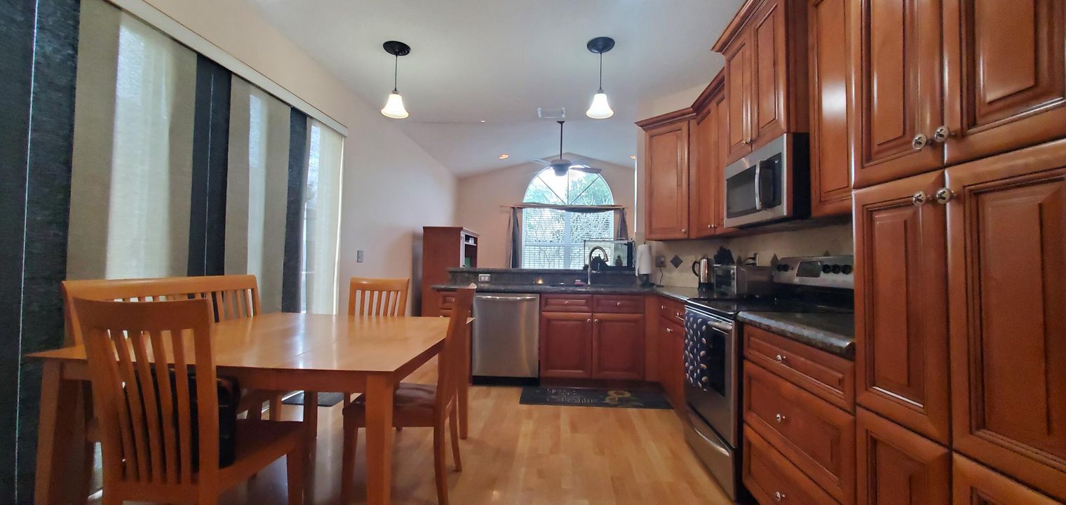 For Sale: $575,000 (3 beds, 2 baths, 2272 Square Feet)