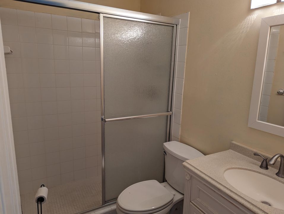 For Sale: $109,900 (1 beds, 1 baths, 630 Square Feet)