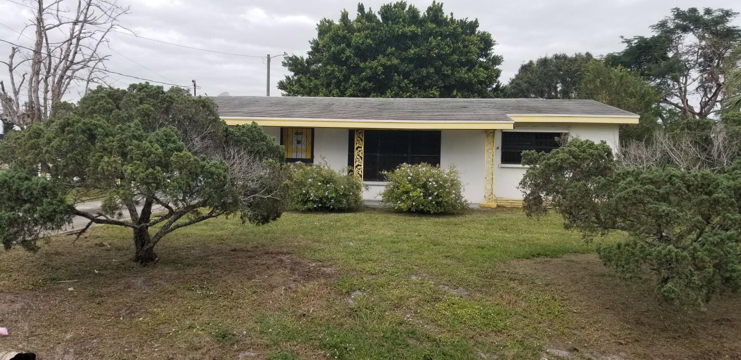 Active With Contract: $220,000 (3 beds, 1 baths, 1152 Square Feet)