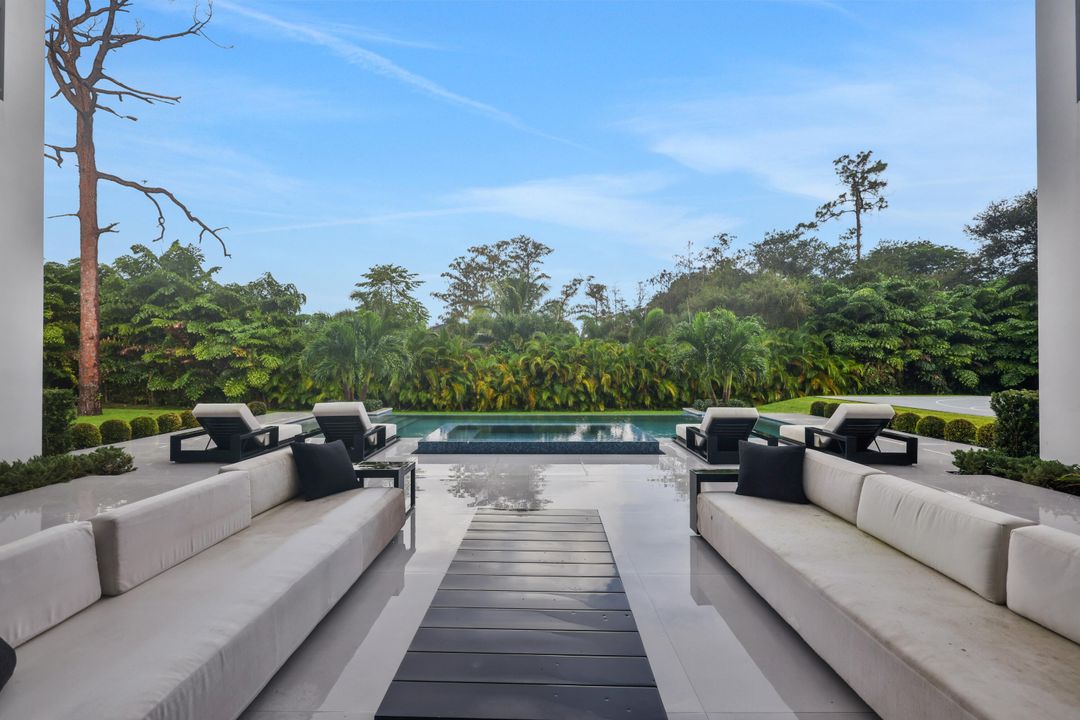 For Sale: $7,495,000 (5 beds, 7 baths, 8000 Square Feet)