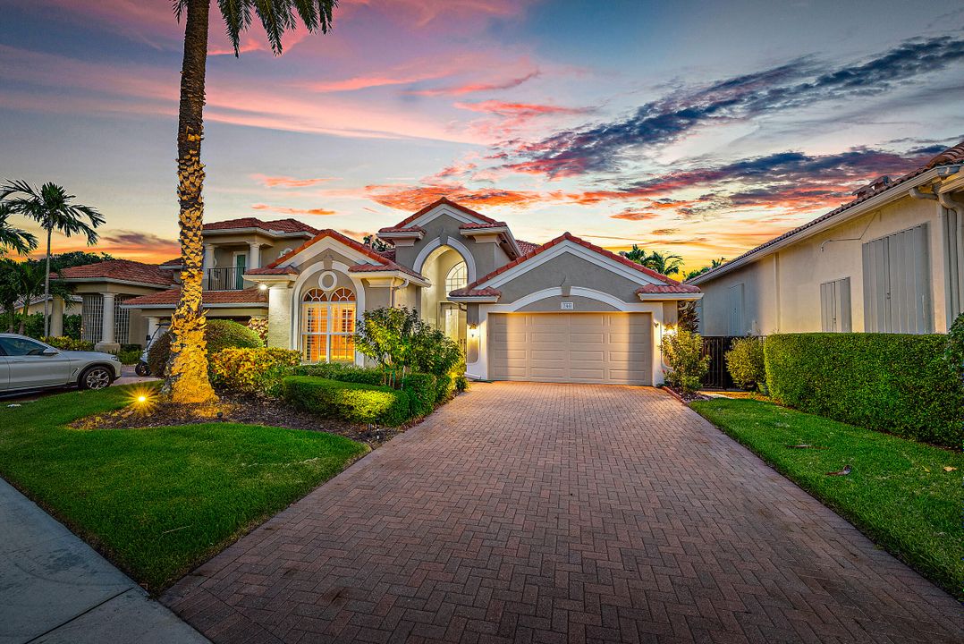 For Sale: $1,175,000 (3 beds, 2 baths, 2549 Square Feet)