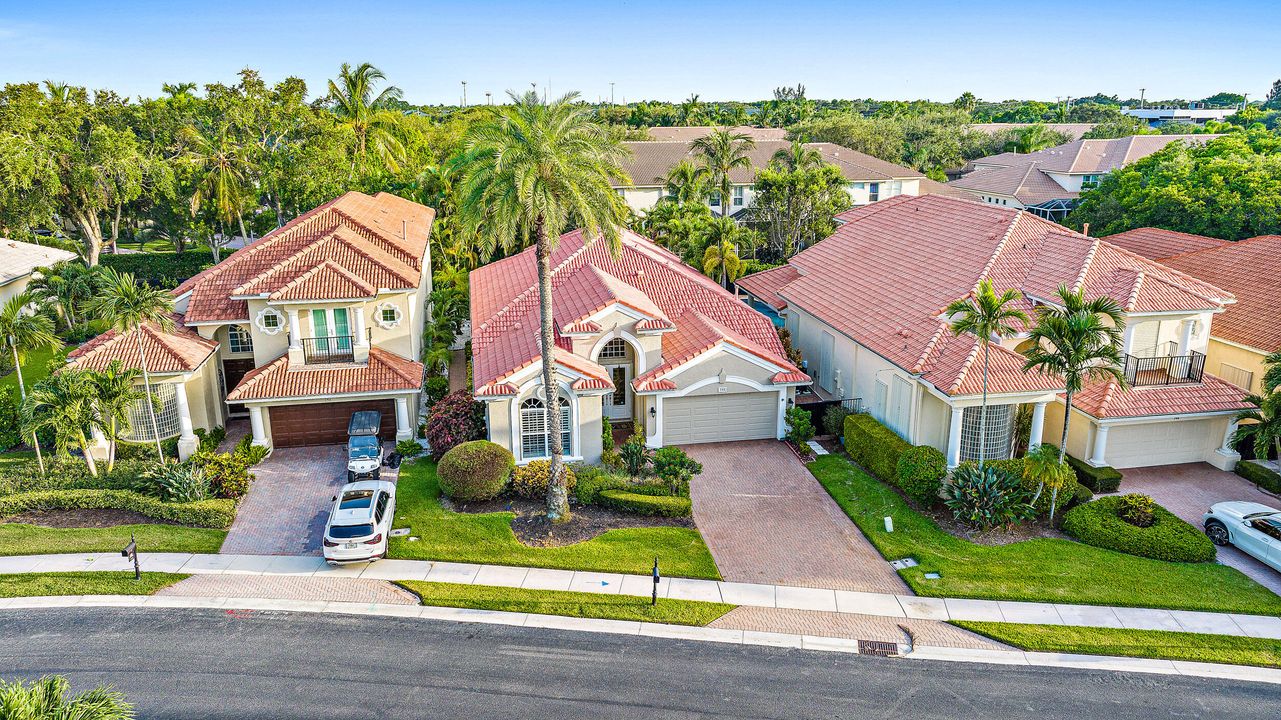 For Sale: $1,175,000 (3 beds, 2 baths, 2549 Square Feet)