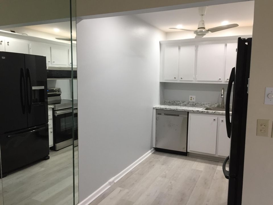 For Rent: $1,595 (2 beds, 1 baths, 819 Square Feet)