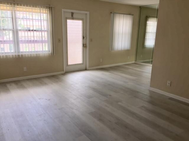 For Rent: $1,595 (2 beds, 1 baths, 819 Square Feet)