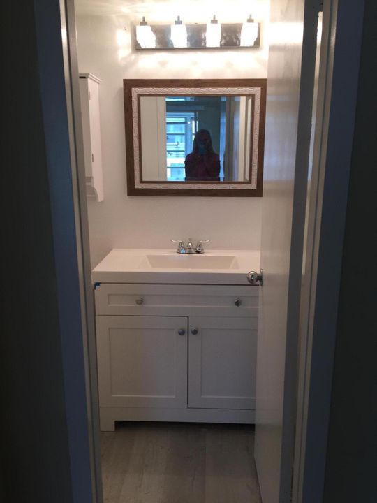 For Rent: $1,595 (2 beds, 1 baths, 819 Square Feet)