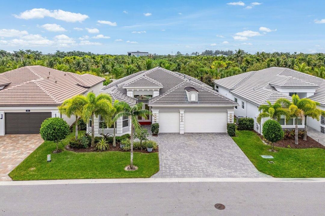 For Sale: $1,799,900 (3 beds, 3 baths, 2825 Square Feet)