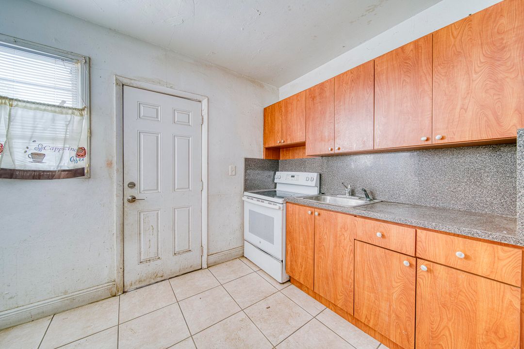 For Sale: $450,000 (3 beds, 2 baths, 1438 Square Feet)