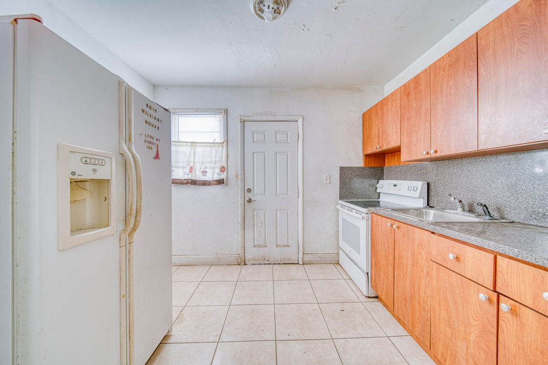 For Sale: $450,000 (3 beds, 2 baths, 1438 Square Feet)