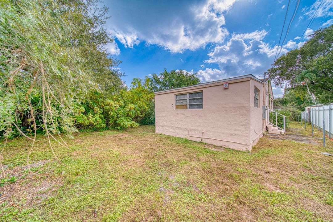 For Sale: $450,000 (3 beds, 2 baths, 1438 Square Feet)