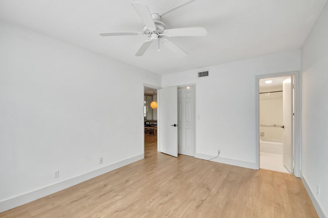 For Sale: $575,000 (2 beds, 2 baths, 975 Square Feet)