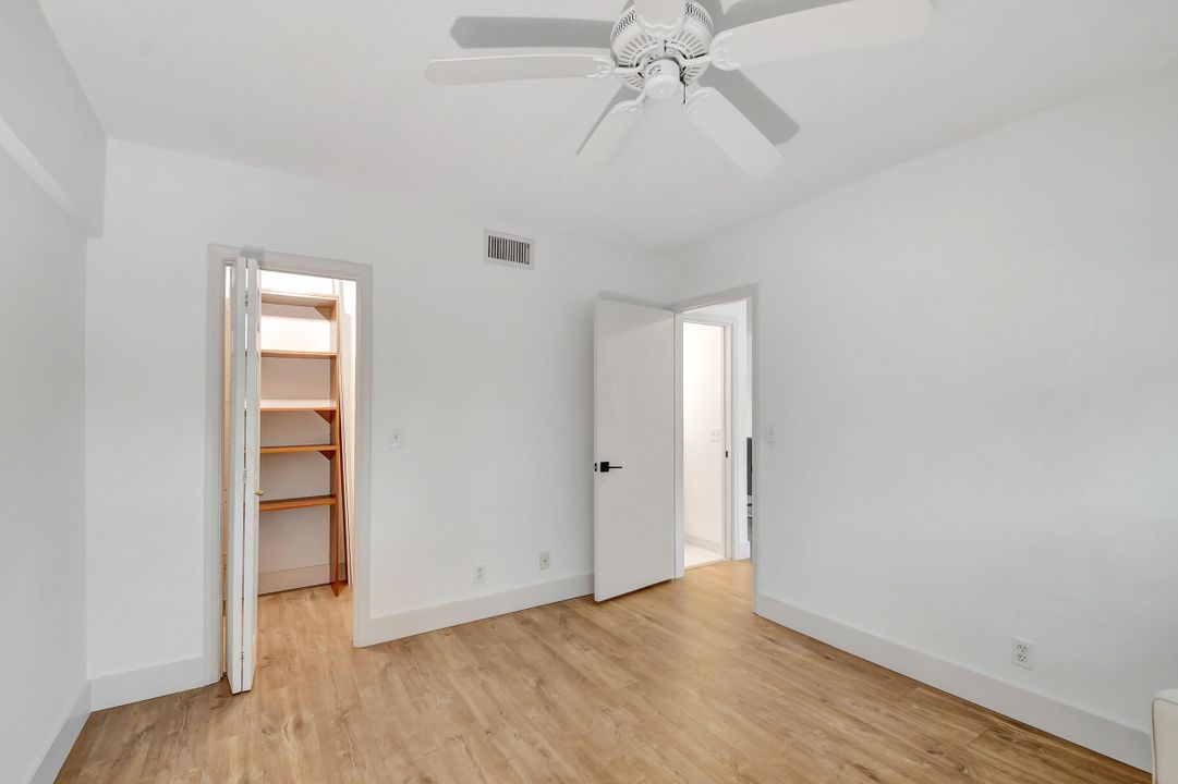 For Sale: $575,000 (2 beds, 2 baths, 975 Square Feet)