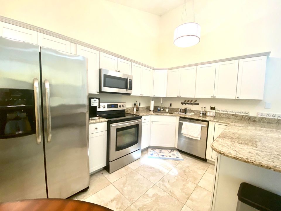 For Rent: $2,760 (3 beds, 2 baths, 1276 Square Feet)