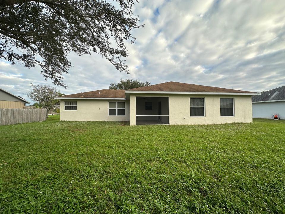 For Sale: $375,000 (3 beds, 2 baths, 1656 Square Feet)