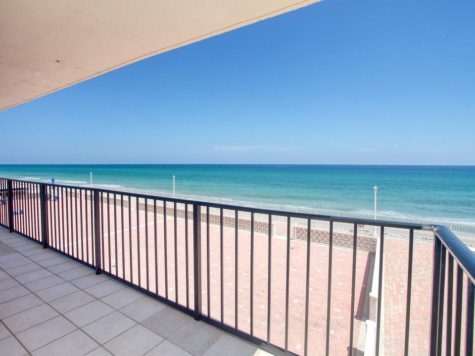 For Sale: $2,200,000 (2 beds, 2 baths, 1770 Square Feet)