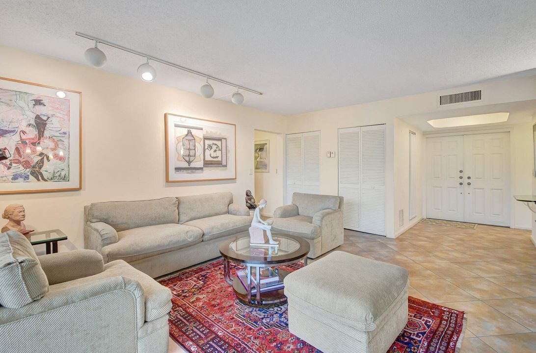 For Sale: $589,000 (3 beds, 2 baths, 1680 Square Feet)