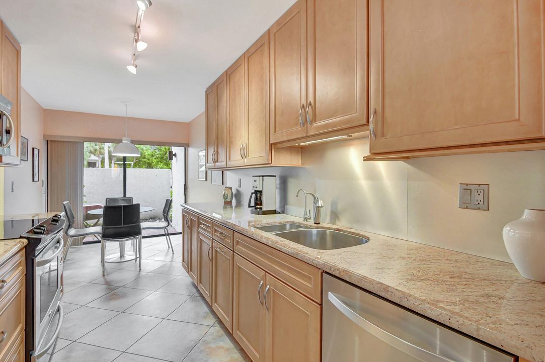 For Sale: $589,000 (3 beds, 2 baths, 1680 Square Feet)