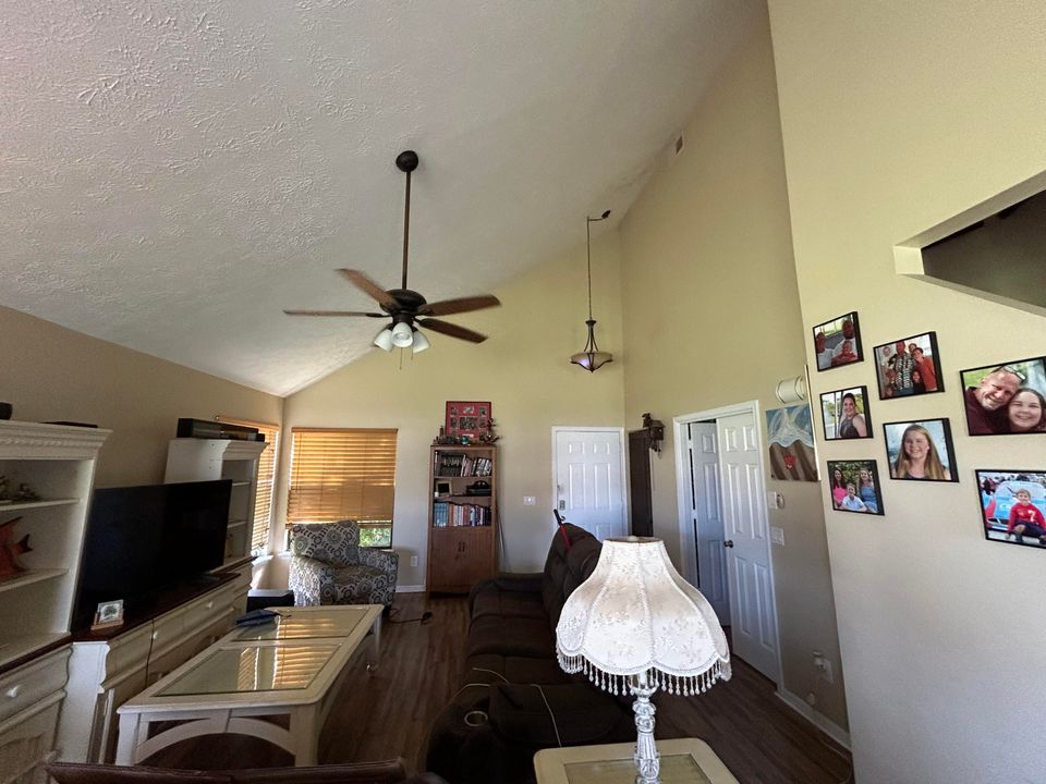 For Sale: $299,995 (3 beds, 2 baths, 1442 Square Feet)