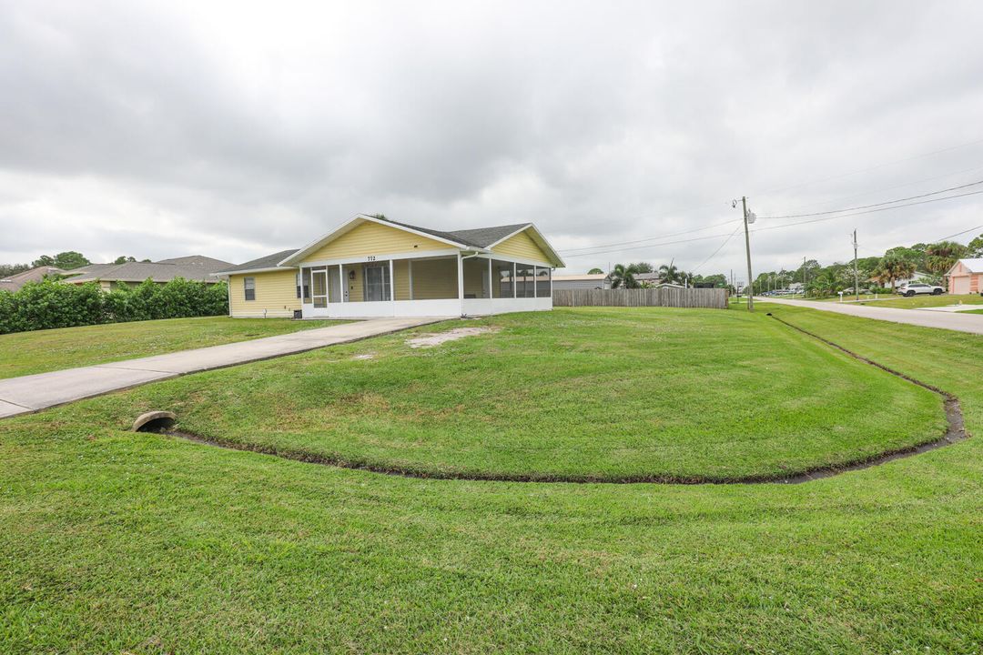 For Sale: $340,000 (3 beds, 2 baths, 1148 Square Feet)