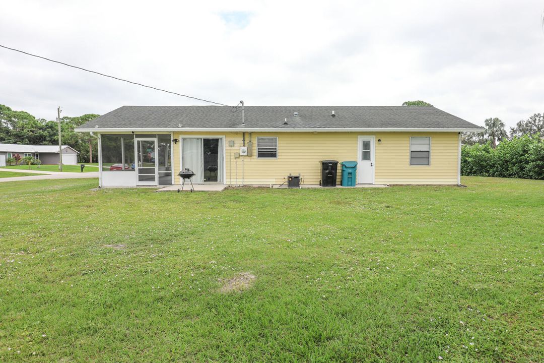 For Sale: $340,000 (3 beds, 2 baths, 1148 Square Feet)