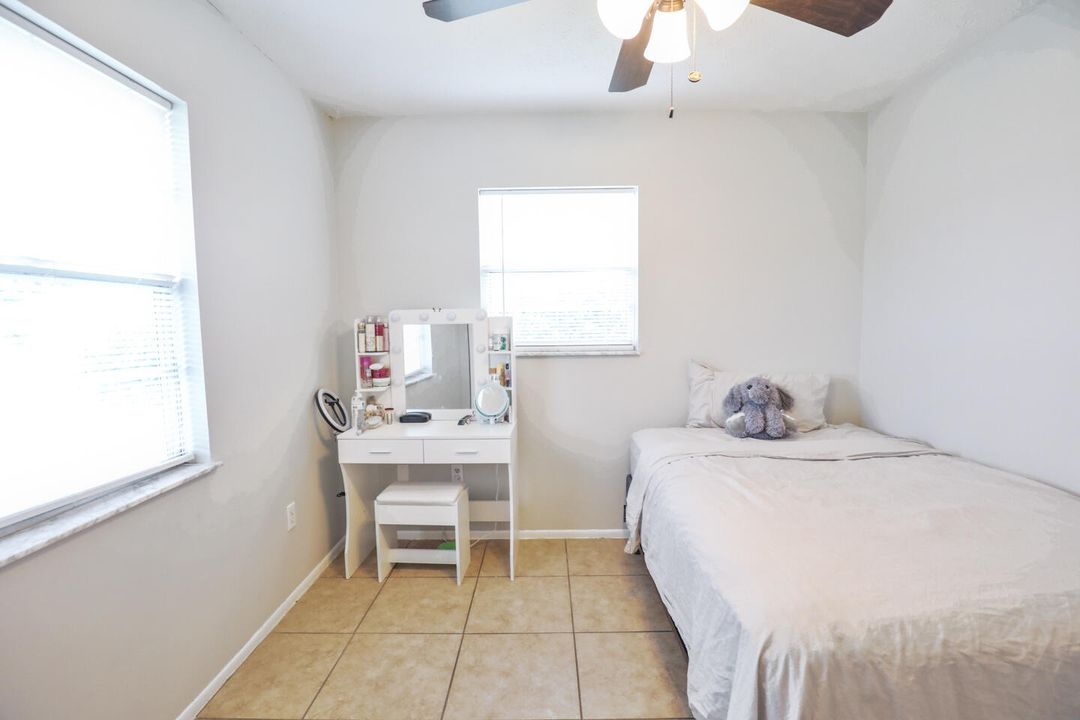 For Sale: $340,000 (3 beds, 2 baths, 1148 Square Feet)