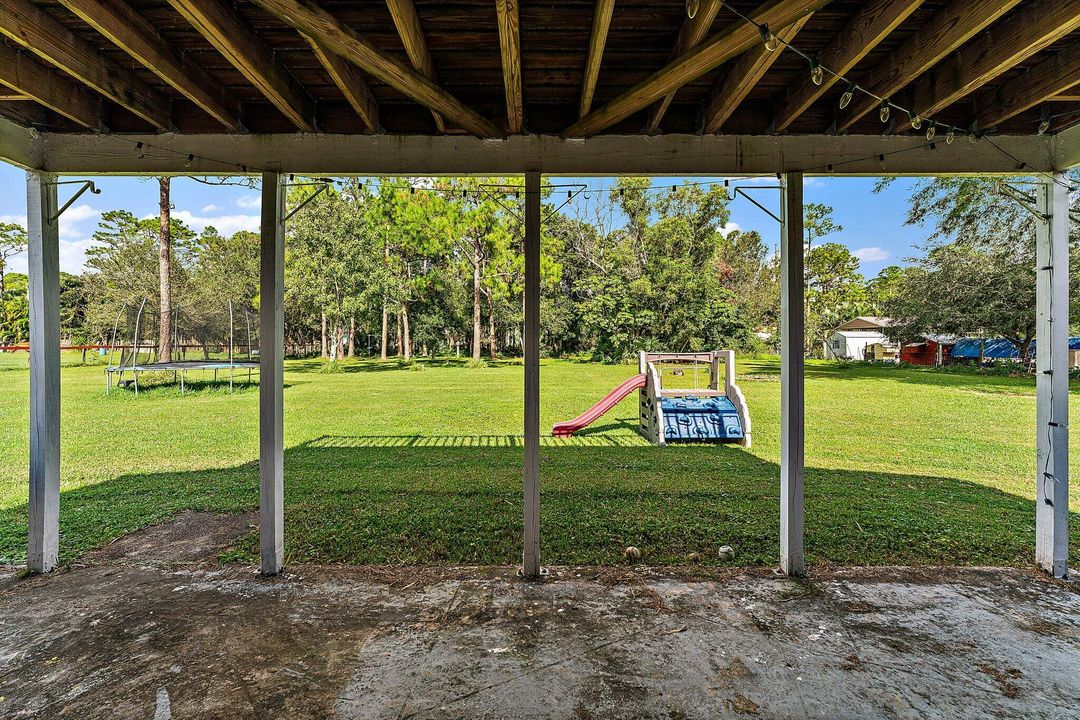 For Sale: $599,000 (4 beds, 3 baths, 1868 Square Feet)