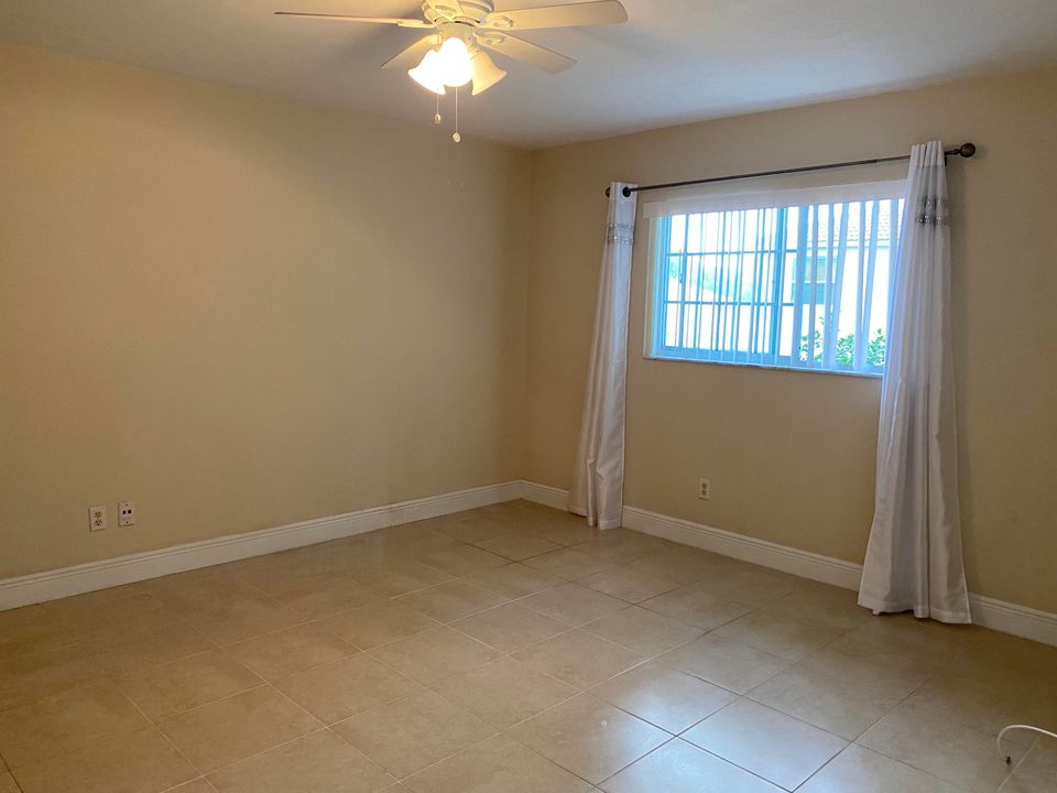 For Rent: $2,100 (2 beds, 2 baths, 1201 Square Feet)