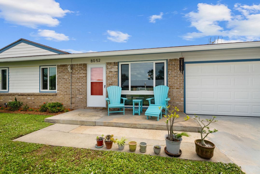 For Sale: $395,000 (3 beds, 2 baths, 1262 Square Feet)