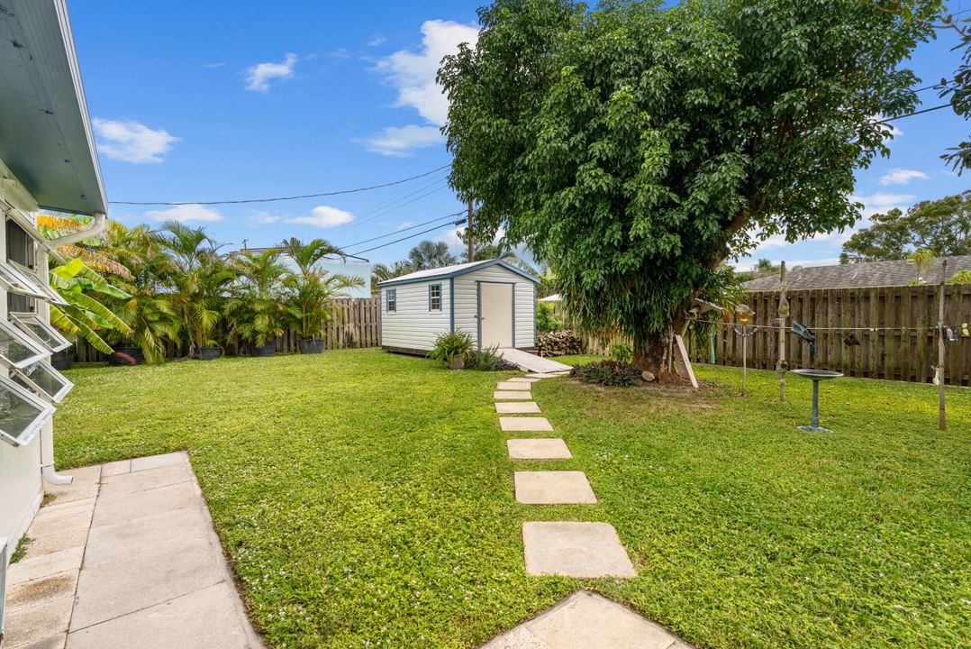 For Sale: $395,000 (3 beds, 2 baths, 1262 Square Feet)