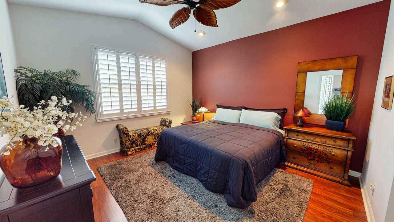 For Sale: $359,000 (2 beds, 2 baths, 1635 Square Feet)