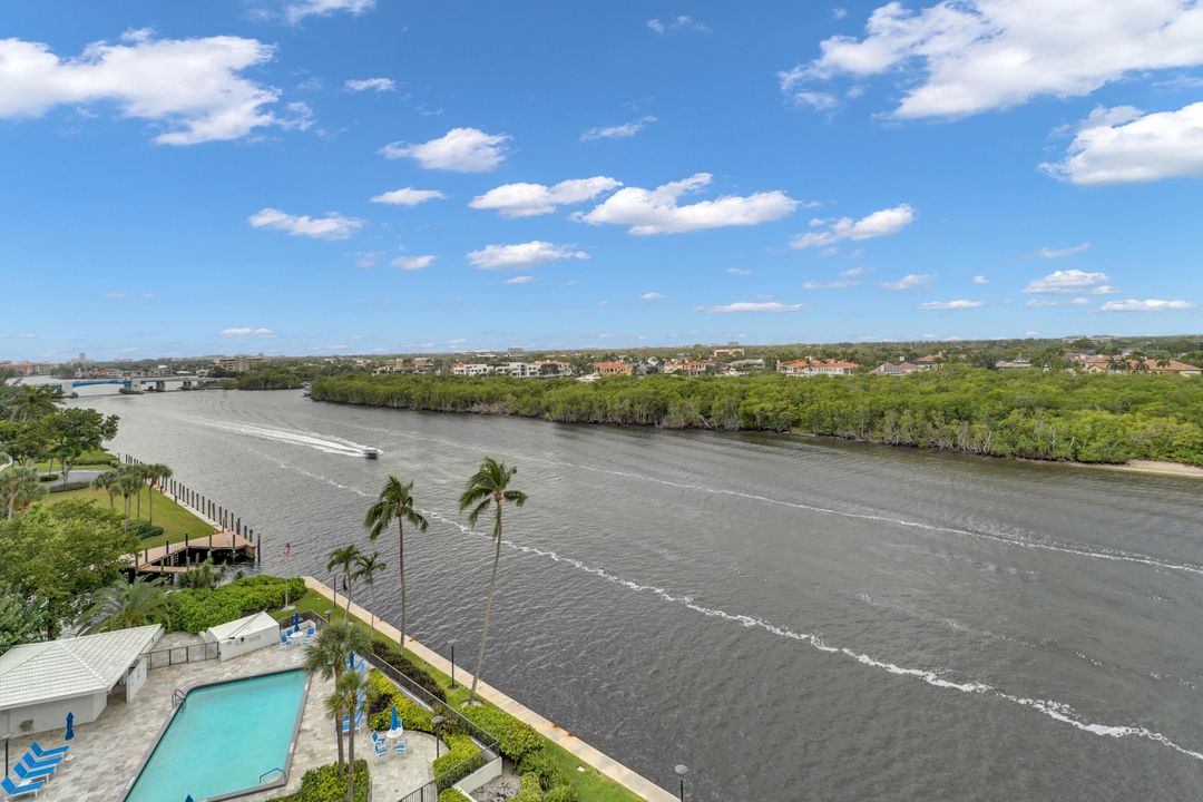 For Sale: $965,000 (2 beds, 2 baths, 1410 Square Feet)