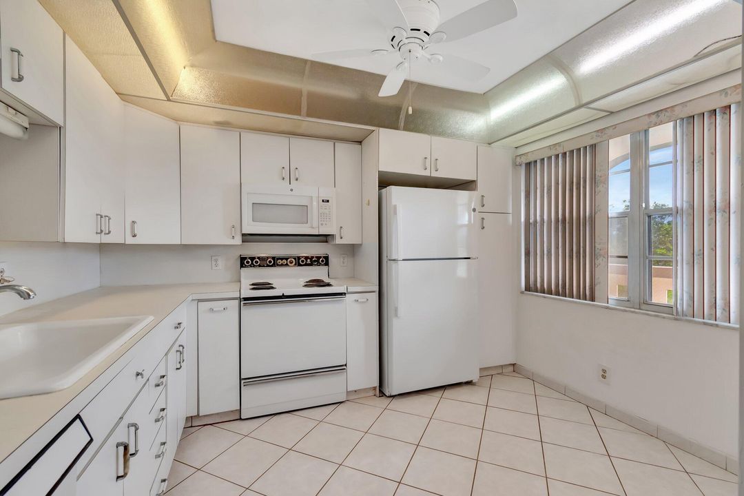 For Sale: $110,000 (2 beds, 2 baths, 1156 Square Feet)