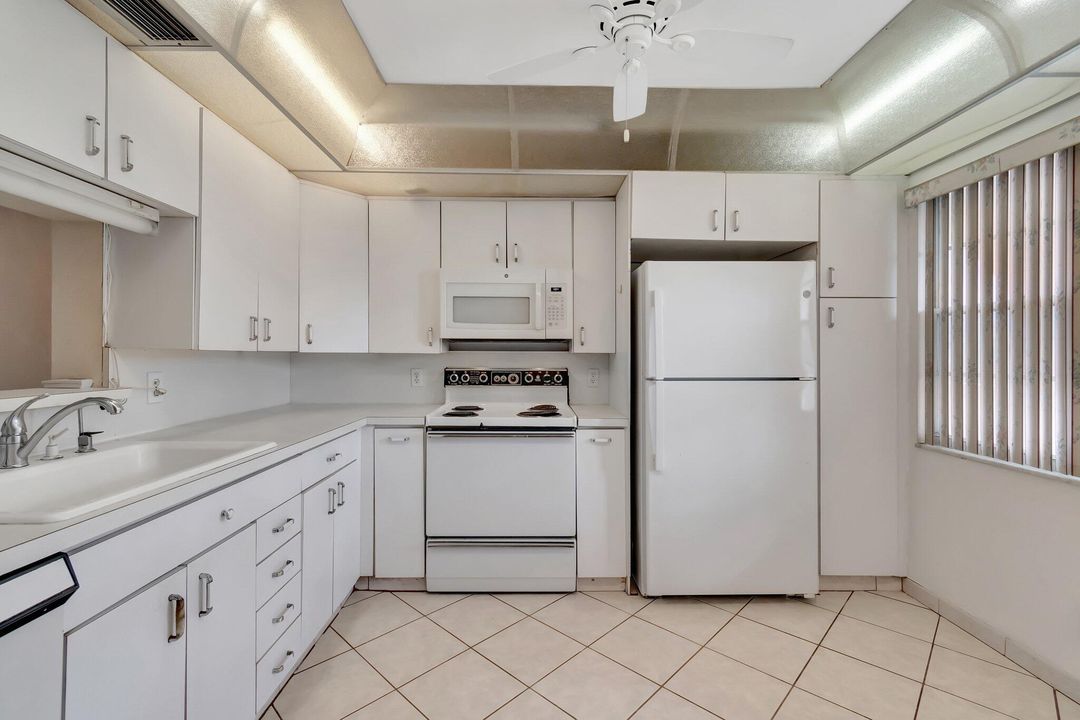 For Sale: $110,000 (2 beds, 2 baths, 1156 Square Feet)